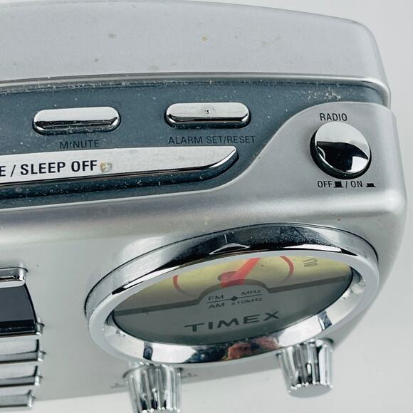 Timex Retro Silver Alarm Clock AM/FM Radio Battery Back-up Model T247S - Picture 4 of 8